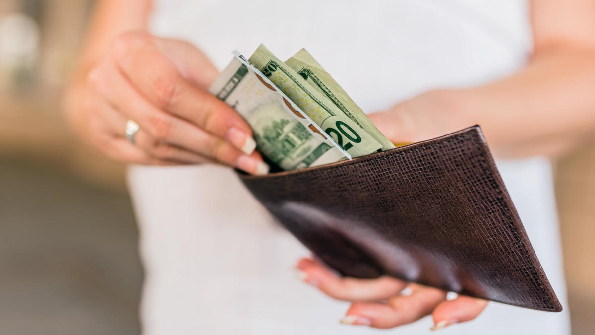 4 Ways the Middle Class Made Extra Money Before the Internet