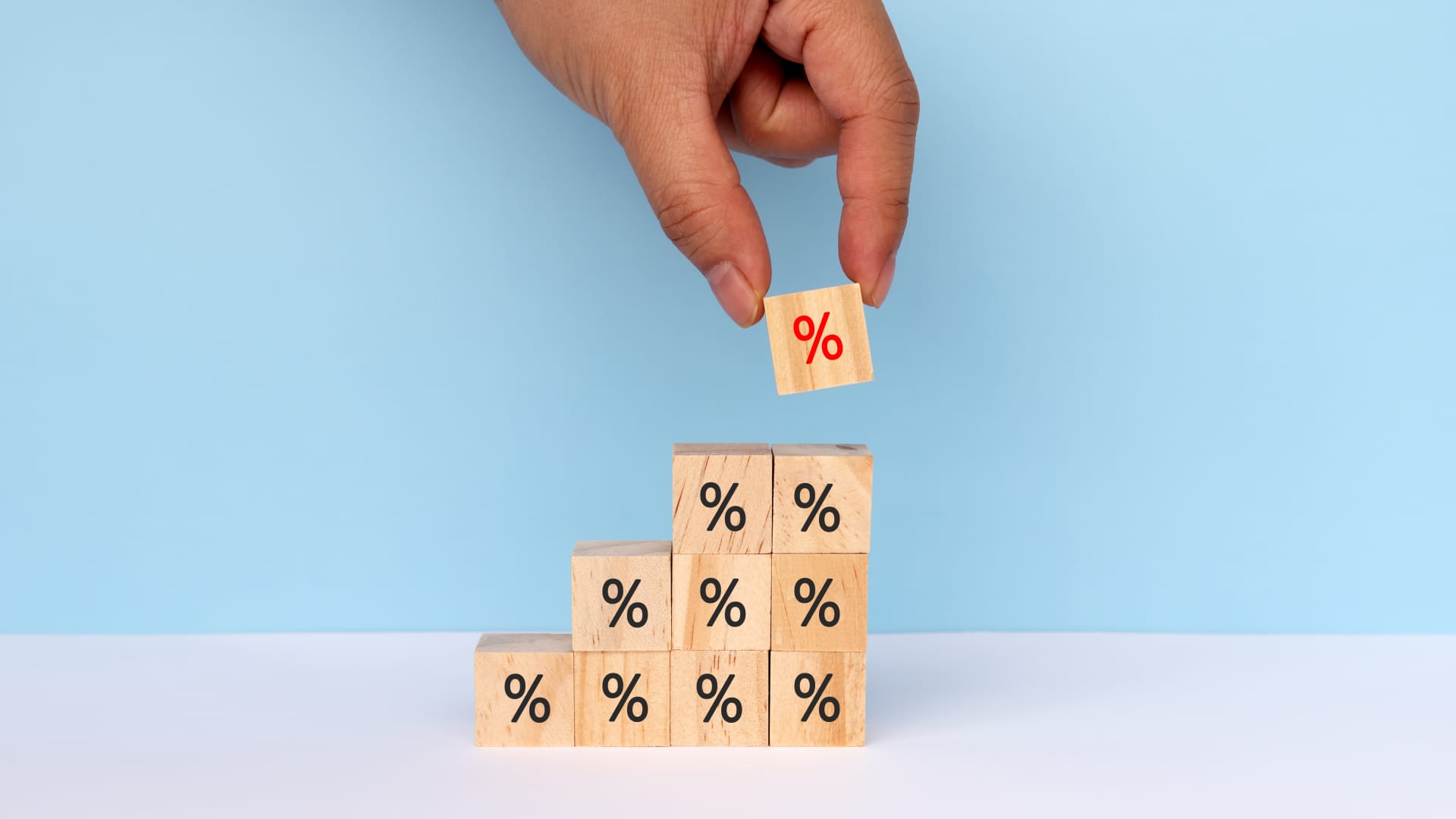 4 Money Moves to Make Before Interest Rates Drop