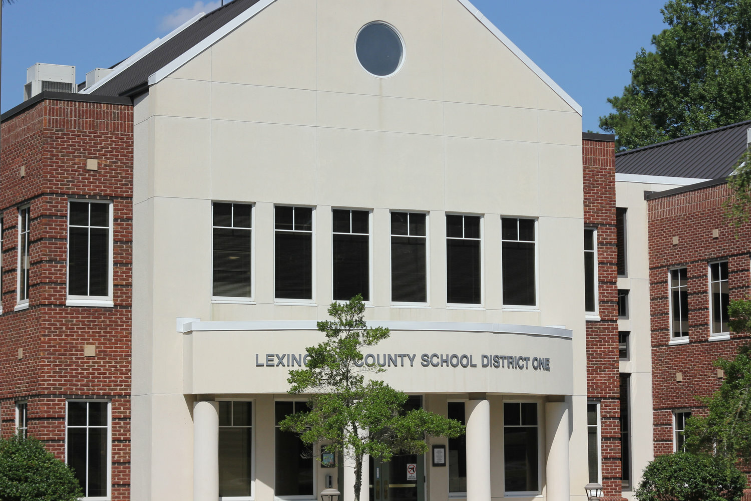 Lexington 1 works toward revising technology use policy