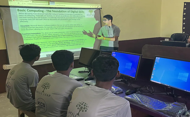17-Year-Old Kavin Khanna from Dubai Teaches Digital Skills to 2,700 in Rural Bihar | Digital Education in Rural Areas: Kavin Khanna’s SkillLeap Project | Meet Kavin Khanna: The 17-Year-Old Revolutionizing Digital Education in Rural Bihar