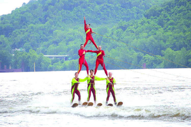 Heritage Port shines with ‘Splashtacular’ | News, Sports, Jobs