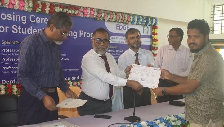 IU marks closing of ‘Digital Skills for Student Training Programme’