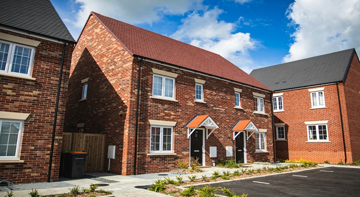 Alternatives to Estate Agents Arise Amidst a Competitive Property Market in 2025
