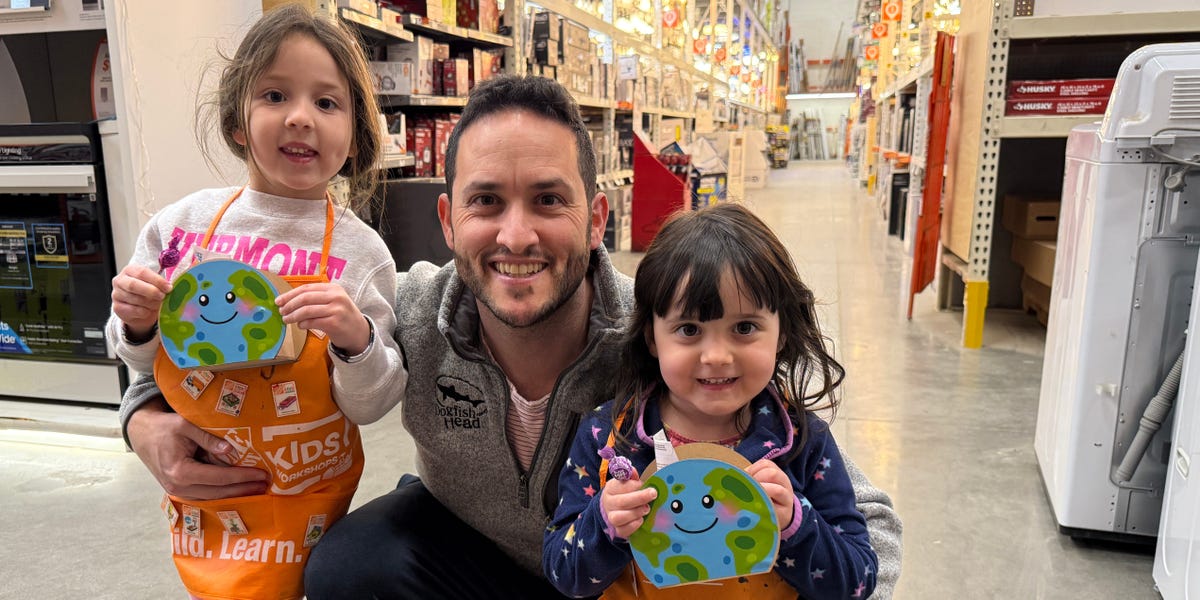 How to Make Money Online in 2025, According to Ecommerce Entrepreneur