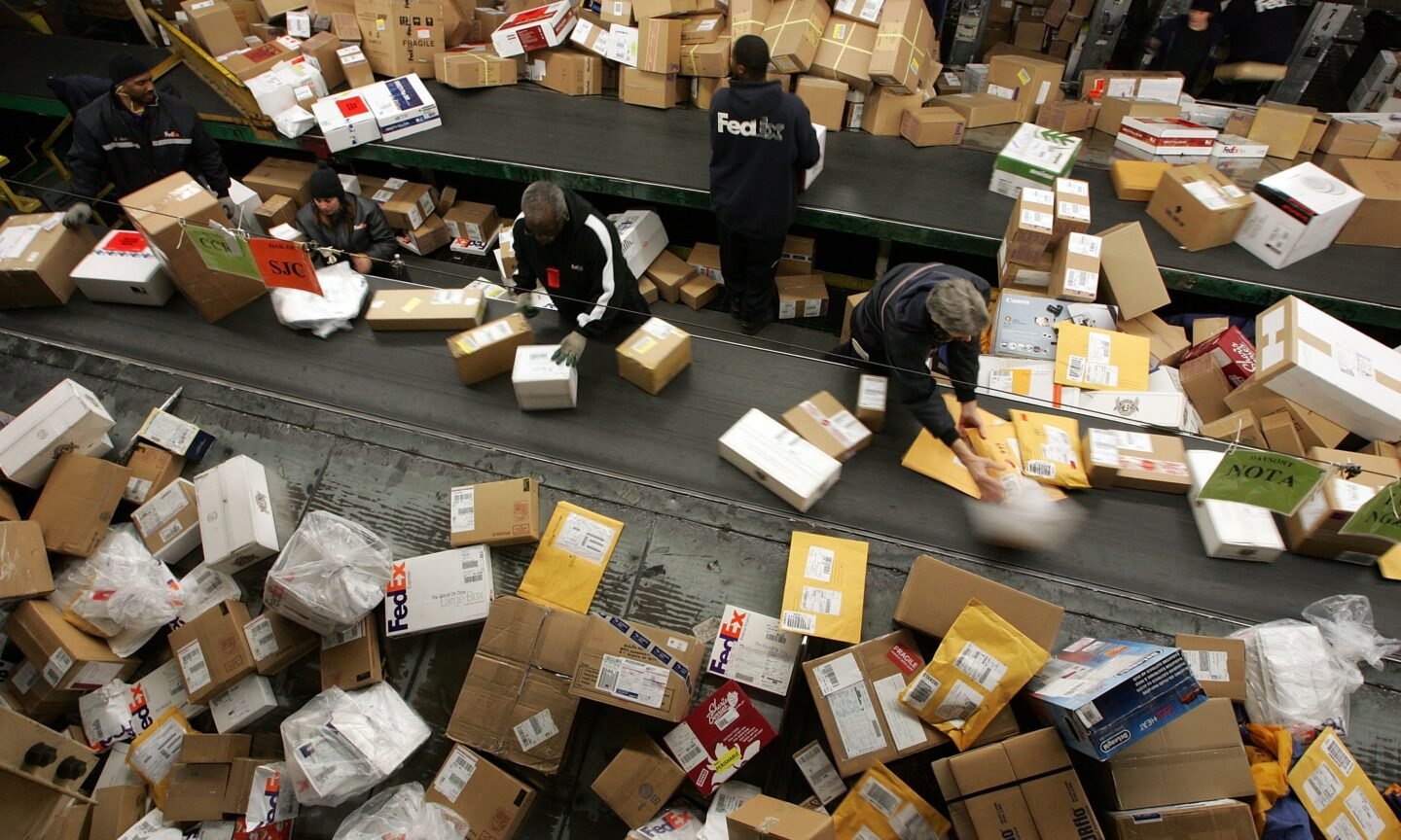 News Roundup: Online Shopping Hits Roadblock; GDP Bounces Back