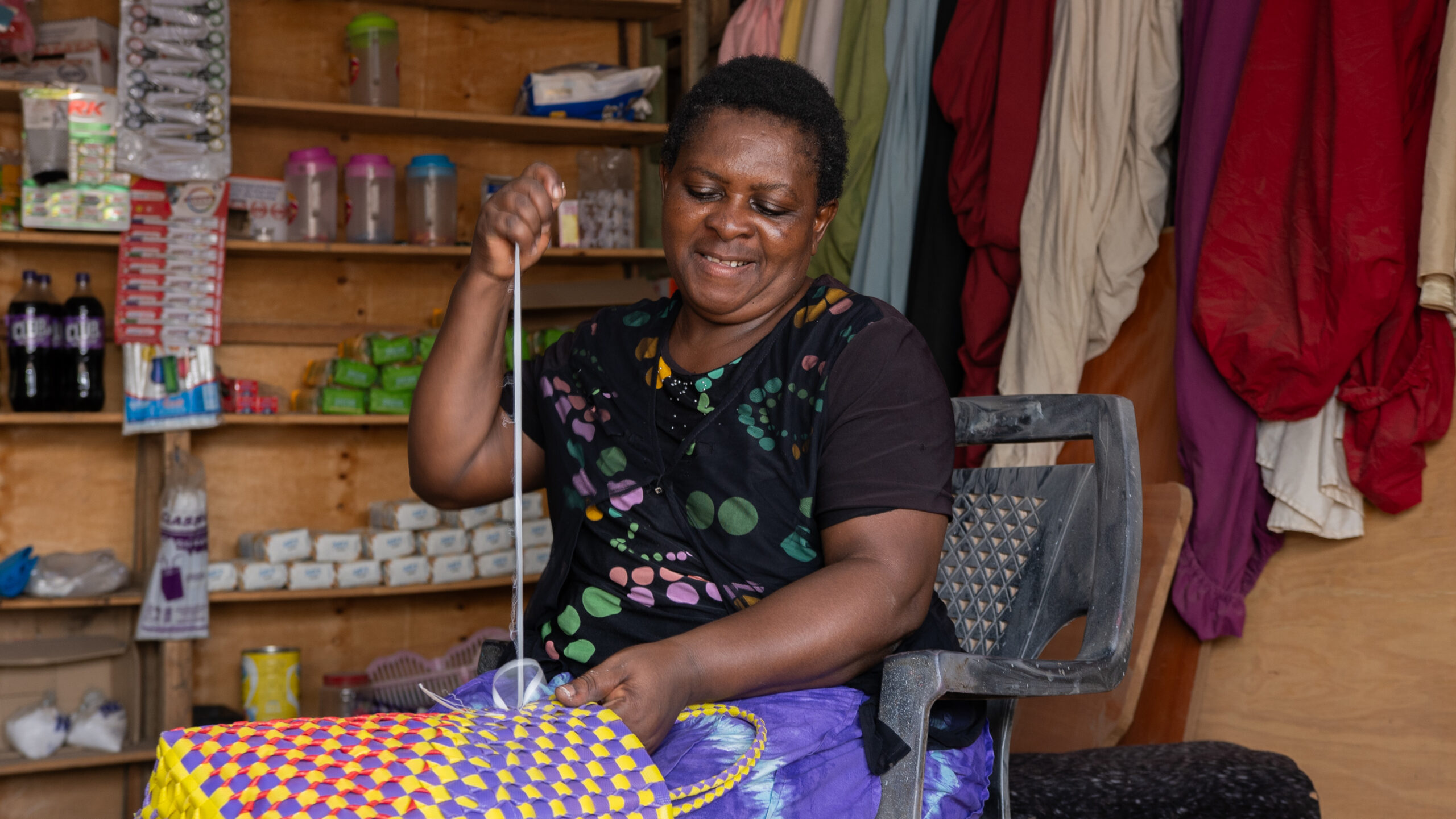 Threads of hope: Refugee entrepreneur finds new markets online