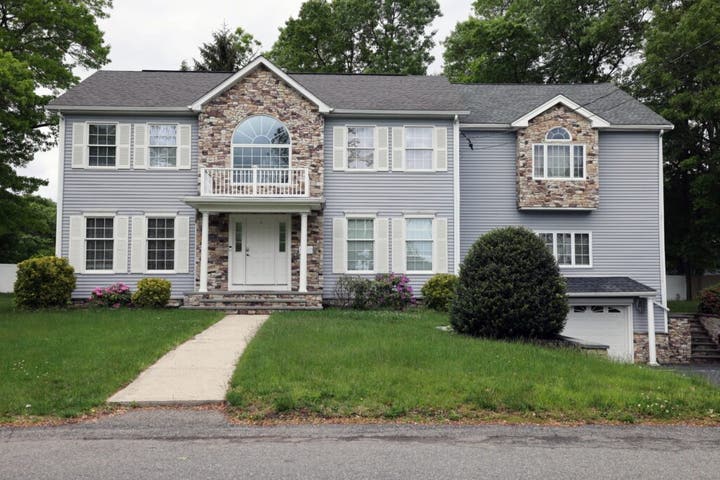 Says Landlords Are Being Sold TikTok Dreams