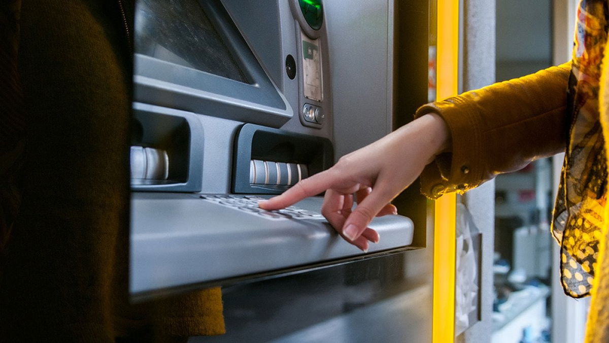 Are free bank accounts actually free?