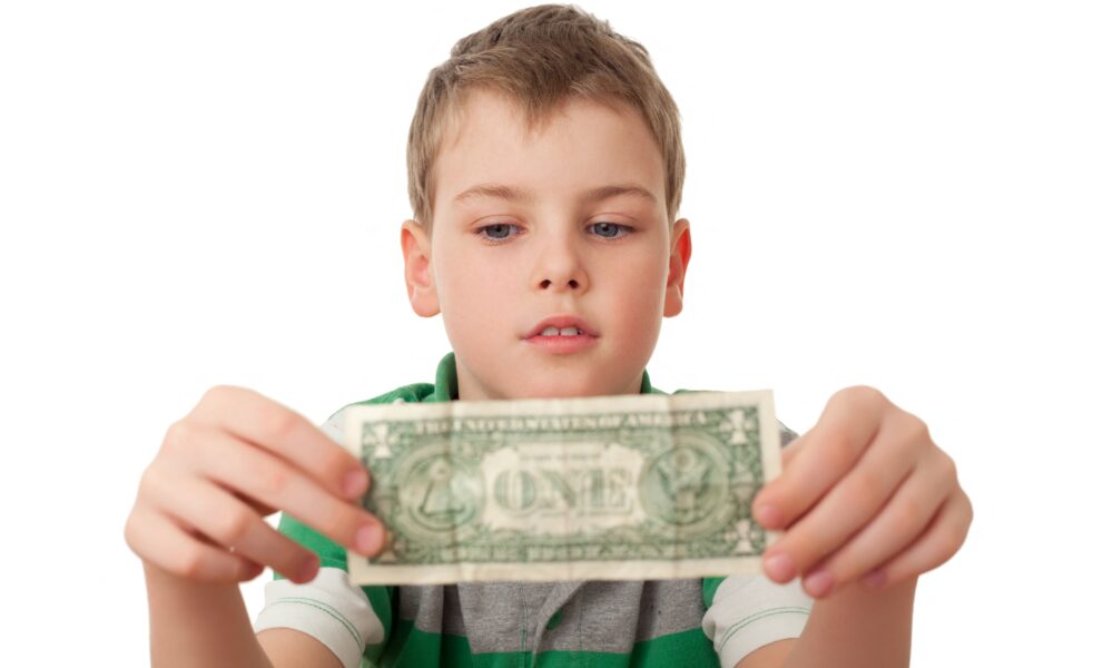 Kids Unauthorized Online Splurges Make Parents Worry They Don’t Understand Value Of Money – National Enquirer