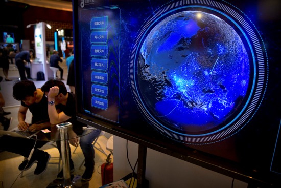 Governor Kelly announces more funding to improve digital skills for Kansans – Newstalk KZRG