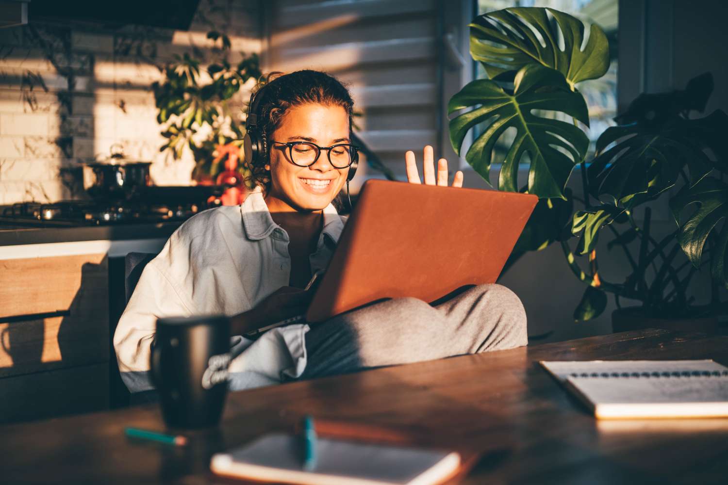 10 Simple Ways to Make Extra Income With ChatGPT