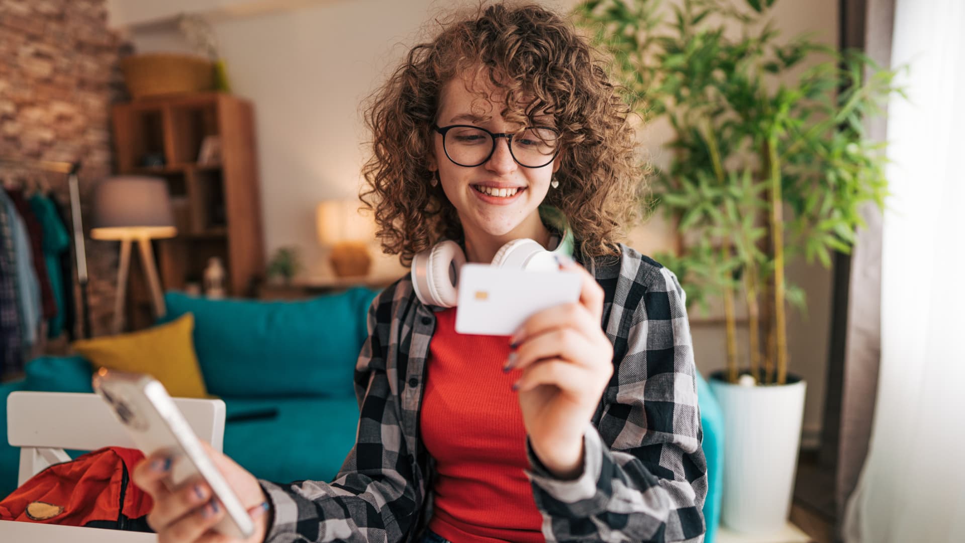 5 Features to Look for in a Money App for Your Teen