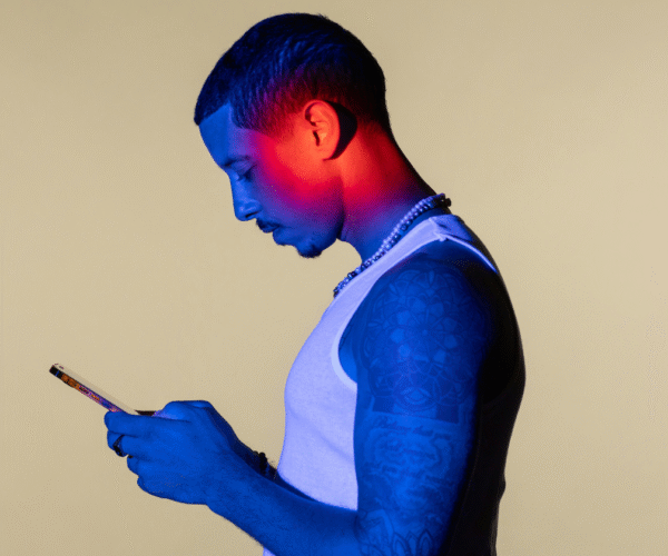 7 ways the lower middle class unintentionally give away their income level on social media – VegOut