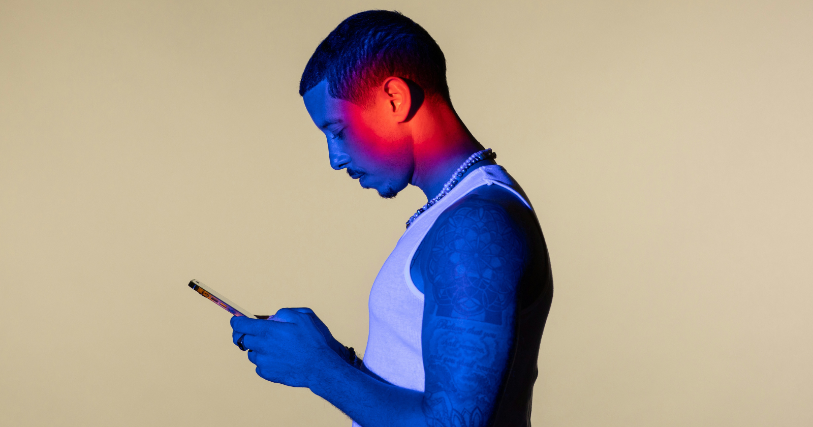 7 ways the lower middle class unintentionally give away their income level on social media – VegOut