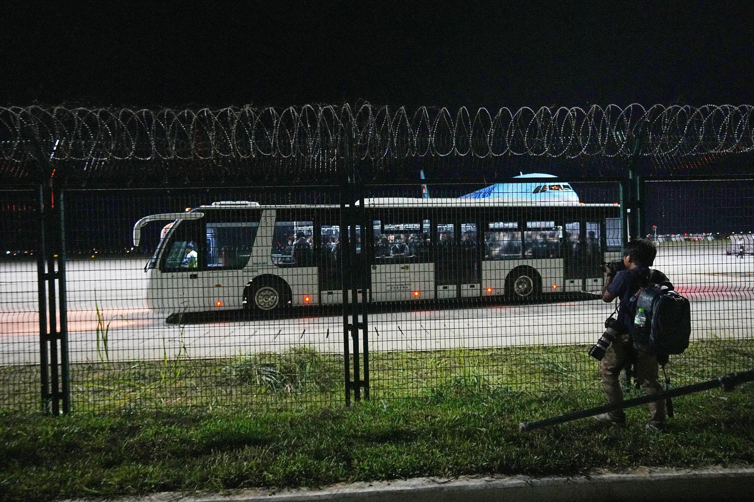 Koreans Linked To Alleged Online Scams In Cambodia Arrive Home To Face Inquiries