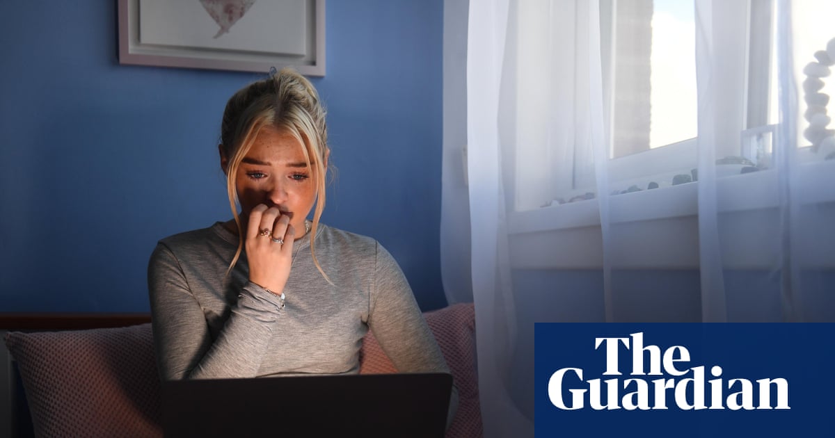 ‘Money mule’ cases surge as criminals target young people on social media | Scams