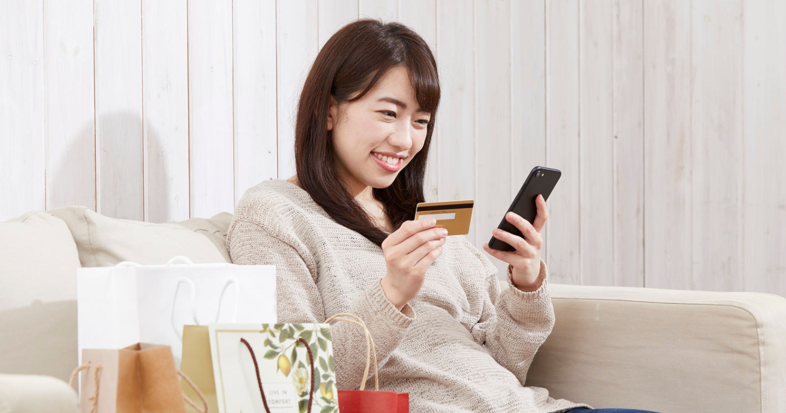 7 online shopping habits that seem convenient but are actually costing you thousands extra yearly