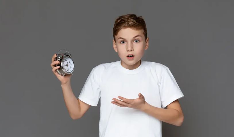 NYC teens struggle to read clocks amid smartphone ban – DeshkalNews