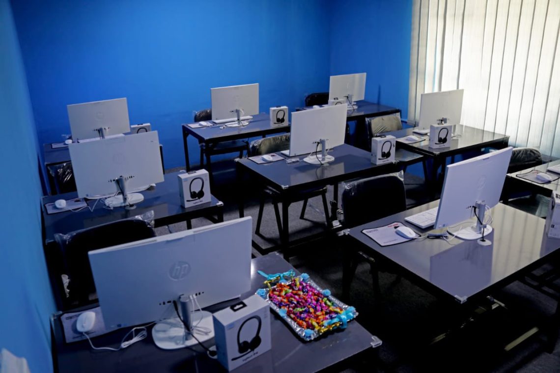 UN Announces Establishment of Digital Centers for Computer Training for Girls in Kabul