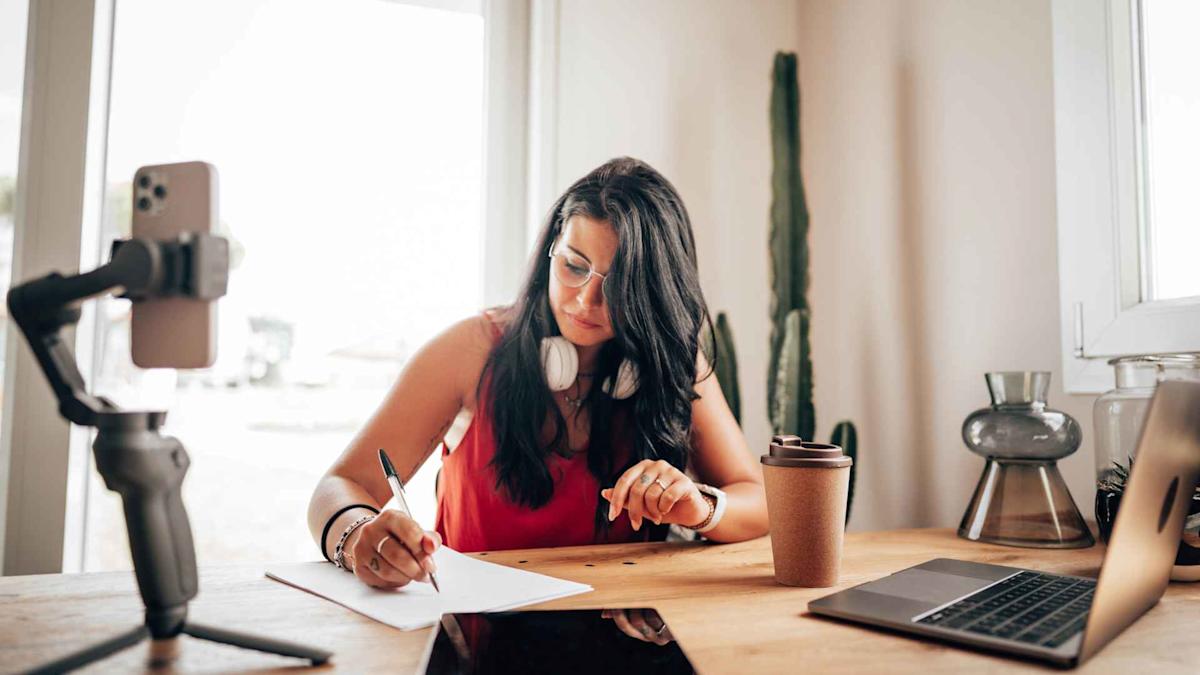 Robert Kiyosaki: 5 Side Jobs You Can Do From Anywhere