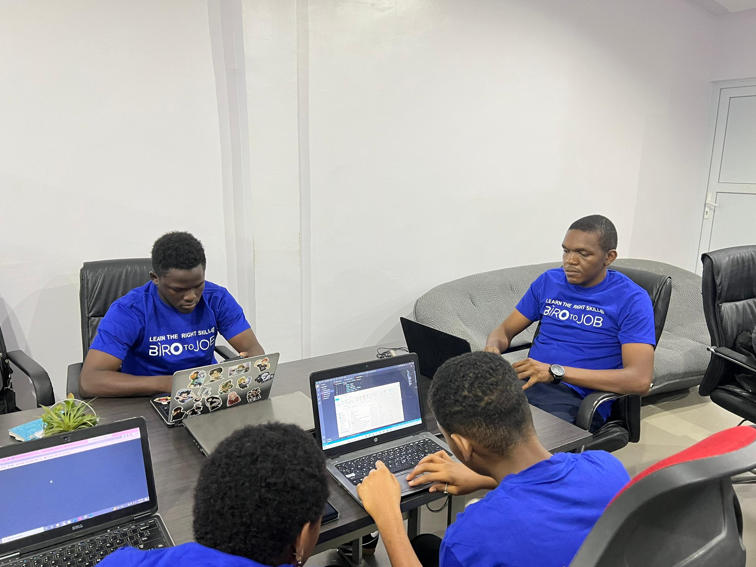 Tech firm targets IDP camps with digital skills