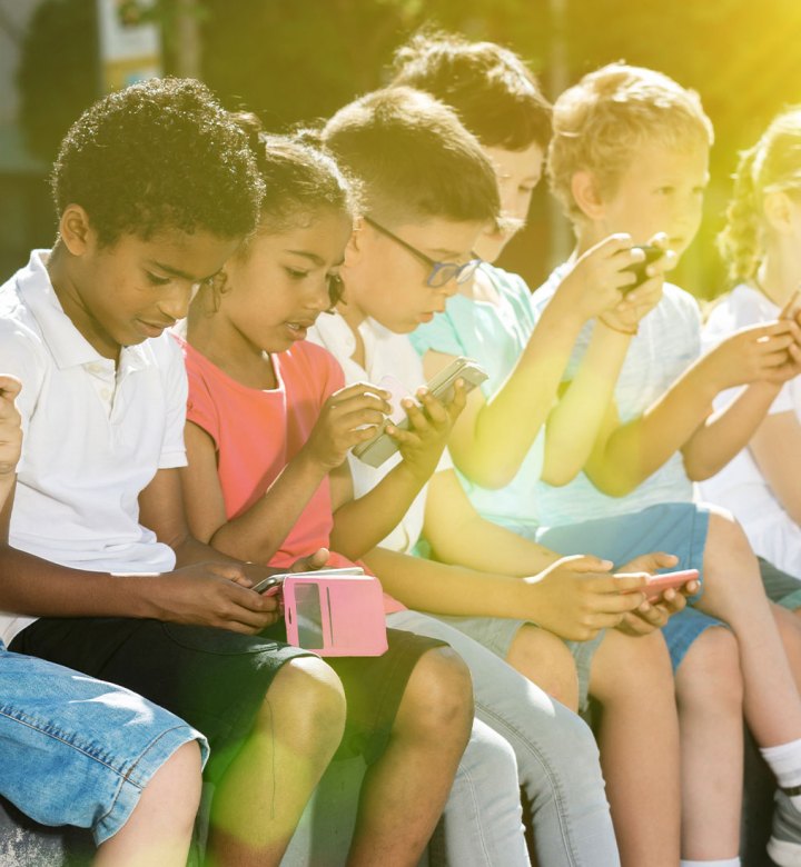 How to Teach Kids Digital Literacy Skills, According to a Clinical Psychologist