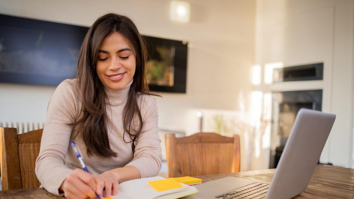 5 Businesses To Start Online With No Money, According to Ramit Sethi