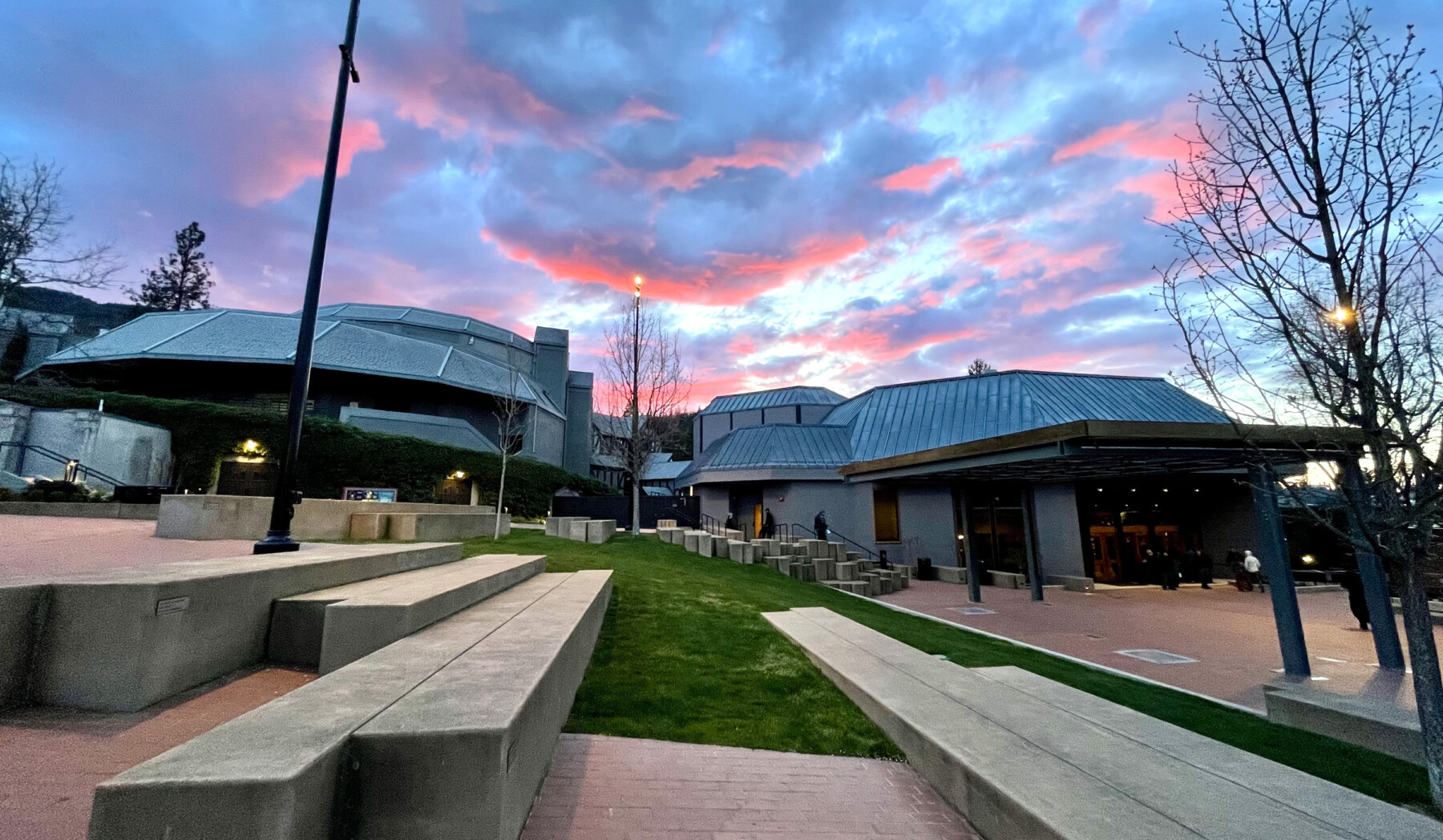 Nonprofit arts organizations urged to join GoFundMe class action lawsuit • Oregon ArtsWatch