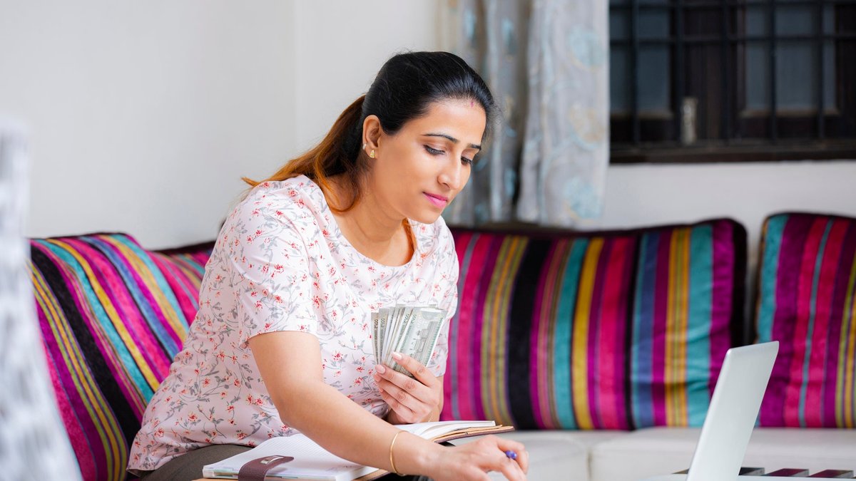 I Made $800 Last Year Just From My Savings Account