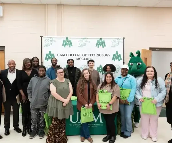 UAM-CTM Launches Digital Literacy Program, Distributes Laptops to Students – Deltaplex News