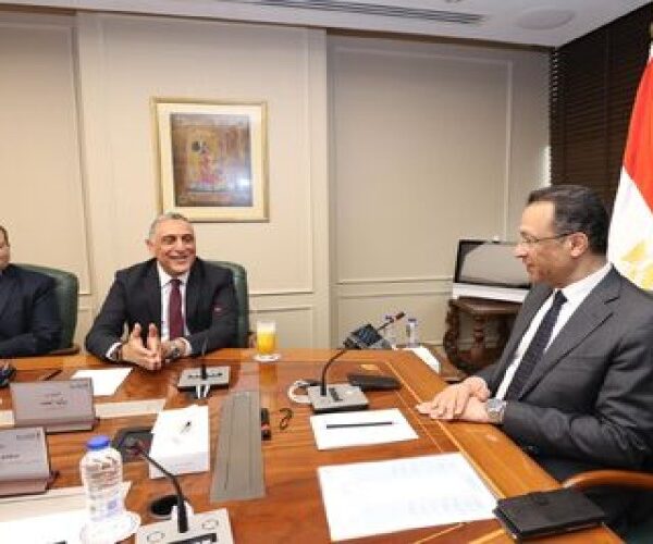Egypt, Oracle explore expanded cooperation on digital transformation and skills development