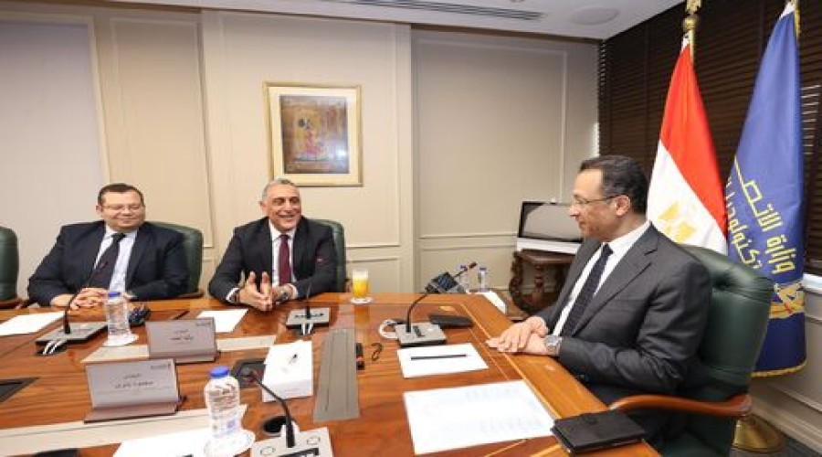 Egypt, Oracle explore expanded cooperation on digital transformation and skills development