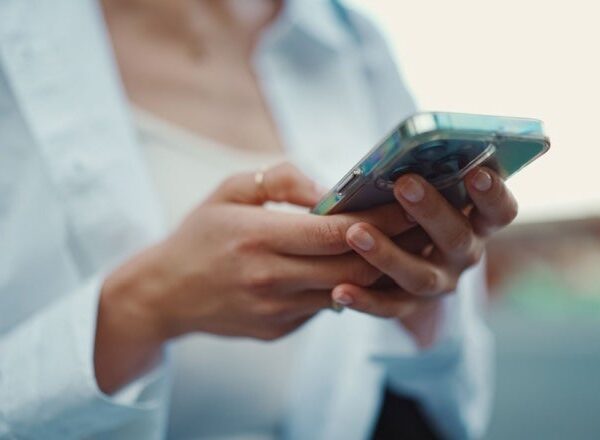 Scrolling to Financial Agency: How Gen Z Navigates Financial Advice on Social Media
